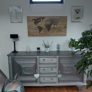 cadeau deco - mappemonde bois et beton