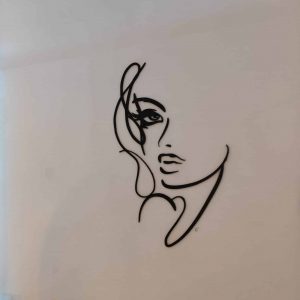 Tête de jeune femme décor origami